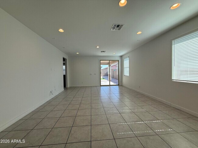 Building Photo - 6324 W Warner St