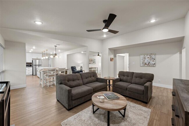 Building Photo - 11708 Shoshone Dr