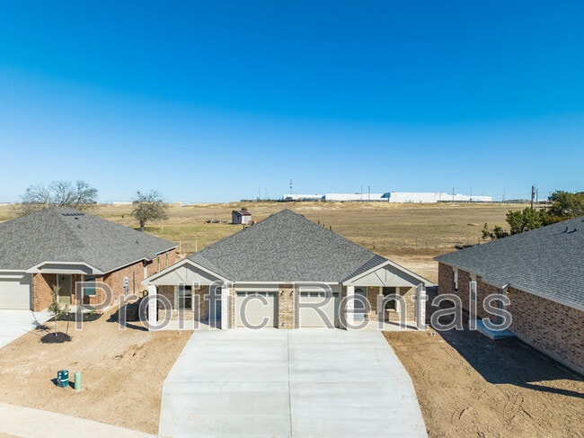 Building Photo - 3505 Abraham Dr