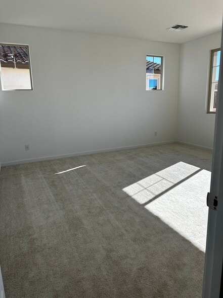 Building Photo - 21301 E Kingbird Dr