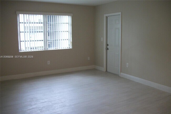 Building Photo - 13900 Lake Placid Ct