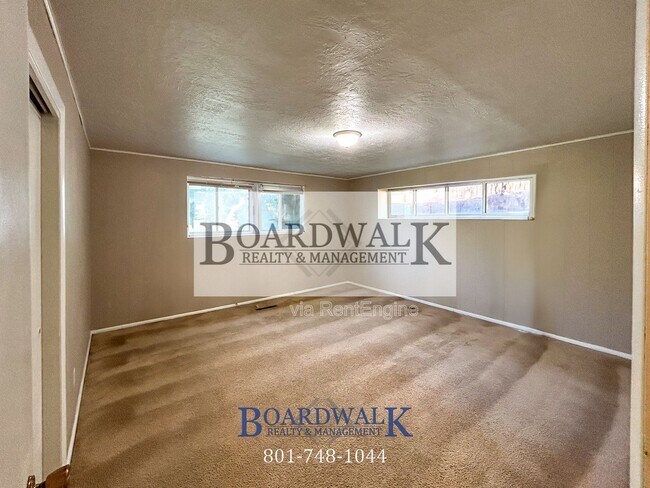 Building Photo - 1528 E 8640 S