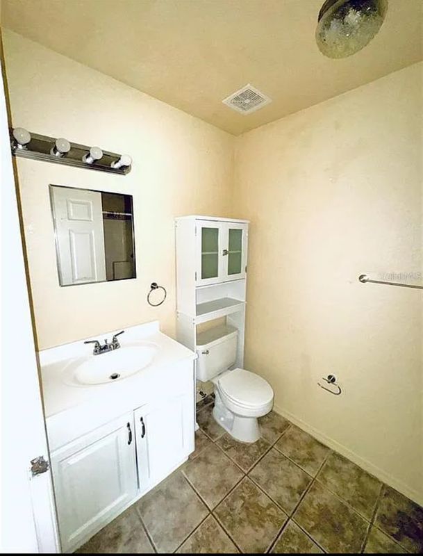 Building Photo - 305 NW 31st St