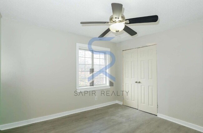 Building Photo - 2055 Alison Ct SW