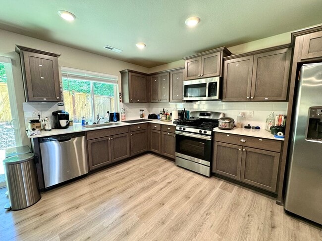 Building Photo - Charming 3-Bedroom Home in DuPont, WA