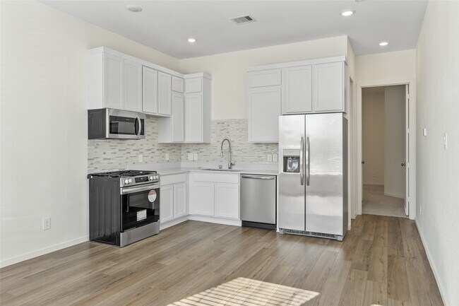 Building Photo - 17754 Pansy Heron Trl