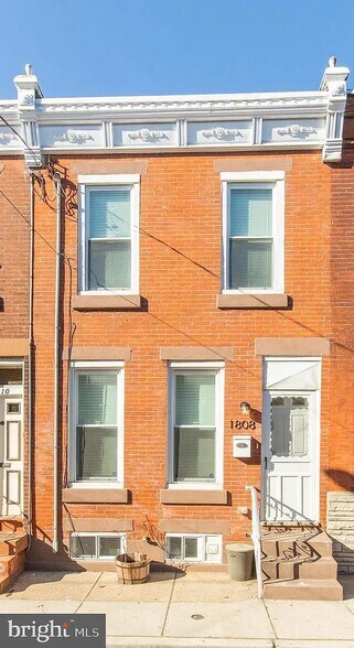 Building Photo - 1808 S Chadwick St