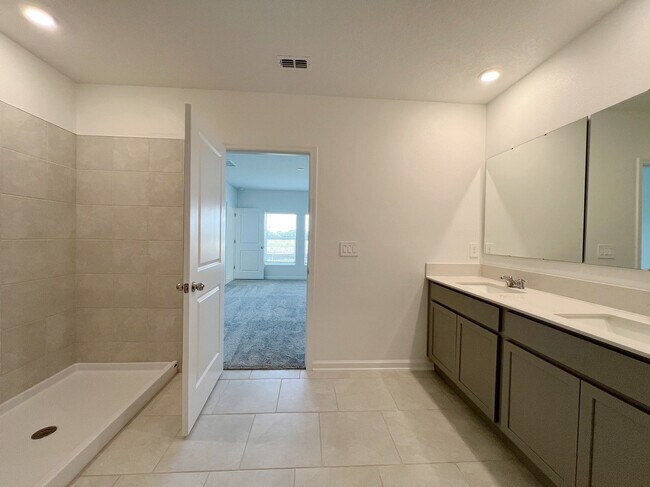 Building Photo - 317 Singing Sands Cir