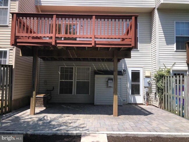 Building Photo - 14286 Glade Spring Dr