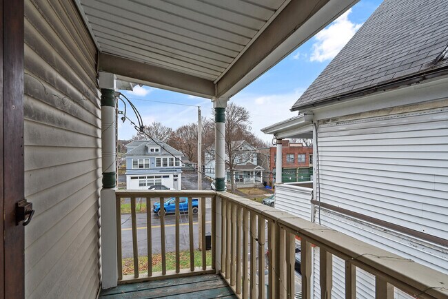Balcony - 313 Tompkins St