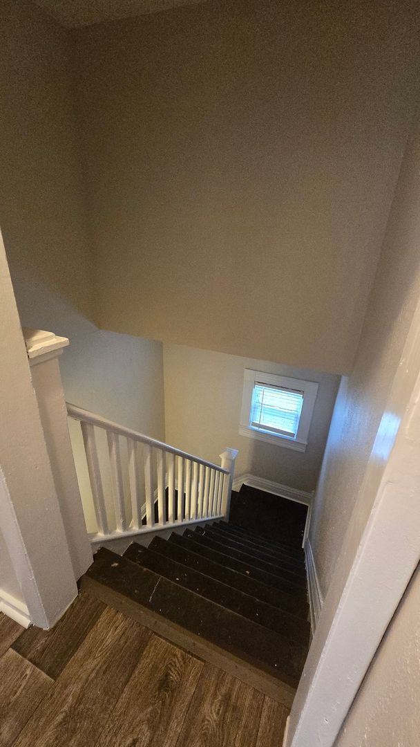 Building Photo - Spacious 4 Bed, 1.5 Bath! ($300 Off Move In Rent! Move in by 1/31!)