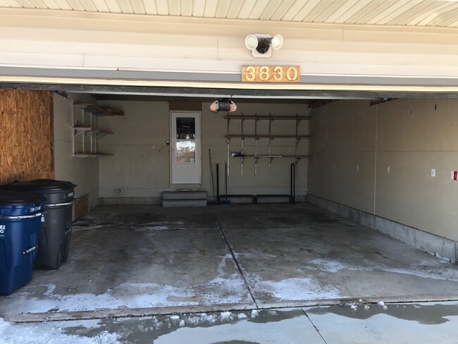 Building Photo - 3830 E River Dr
