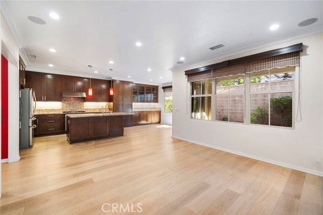 Building Photo - 206 Bancroft