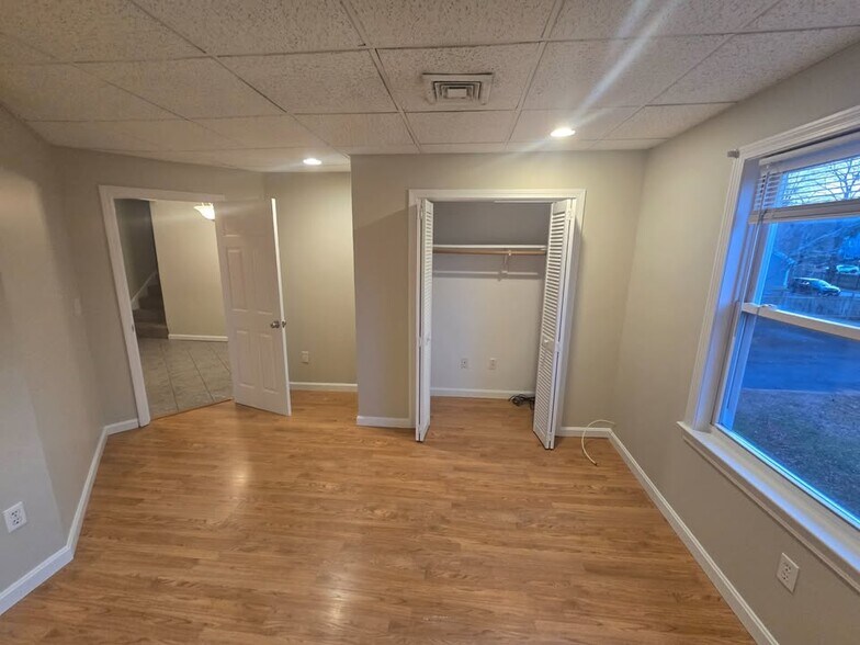 Building Photo - 625 County St