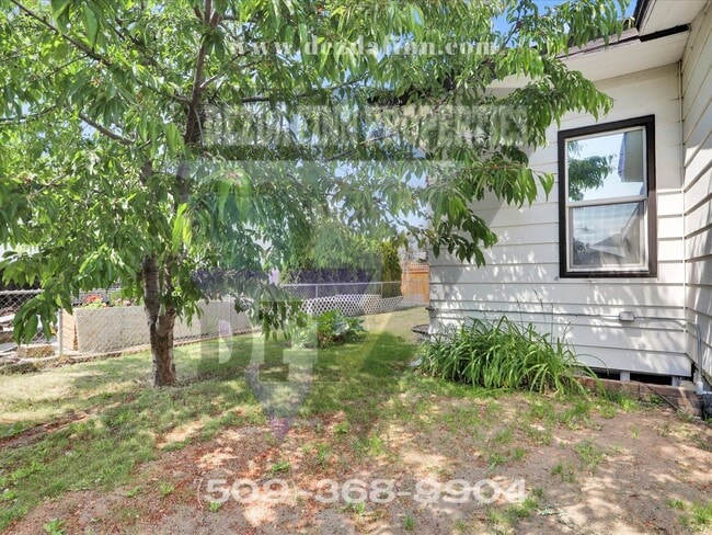 Building Photo - Northside 3Bed, 1Bath Vintage Bungalow