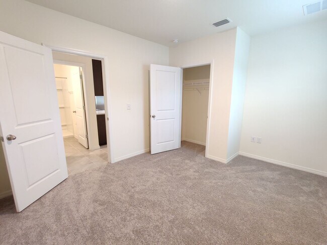 Building Photo - 32614 Canyonlands Dr