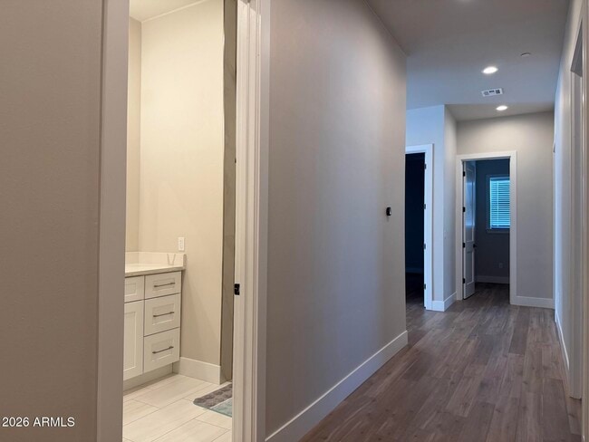 Building Photo - 8736 E Joshua Tree Ln