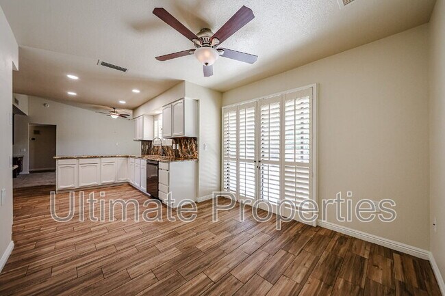 Building Photo - 13107 W Lyric Dr