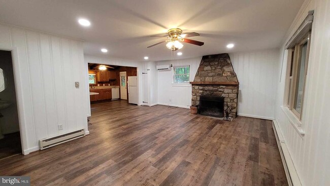 Building Photo - 1831 Wildcat Hollow Rd