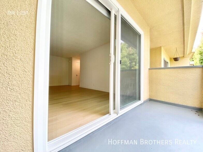 Building Photo - 1724 Arizona Ave