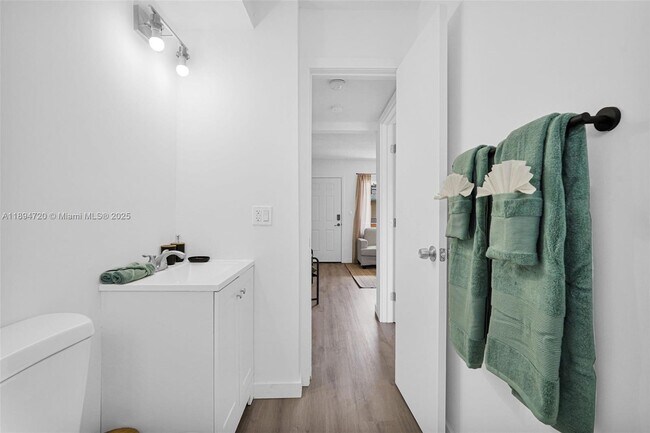 Building Photo - 13210 Memorial Hwy