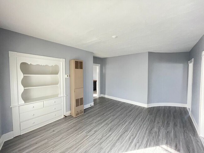 Building Photo - 301 Amory St