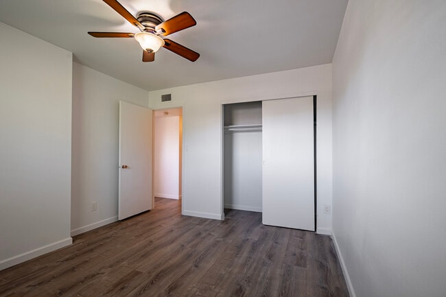 Building Photo - 12 E Hermosa Dr