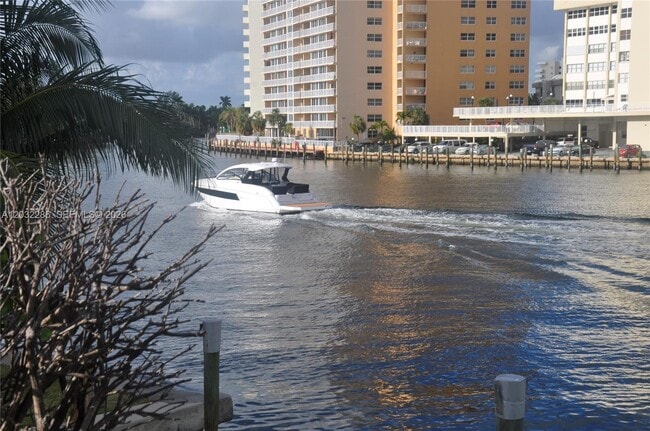 Building Photo - 1865 S Ocean Dr
