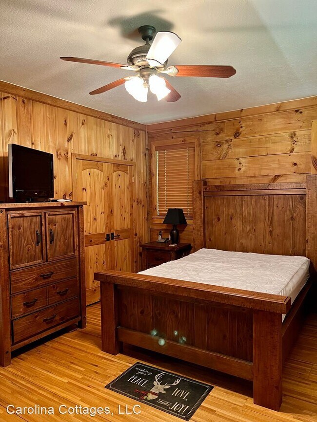 Building Photo - 3 br, 4.5 bath House - 3833 Deep Gap Road