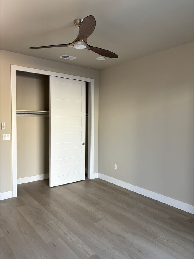 Building Photo - Open Spaced Apartment