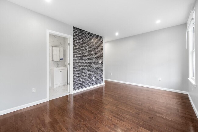Building Photo - 42 Wildey St
