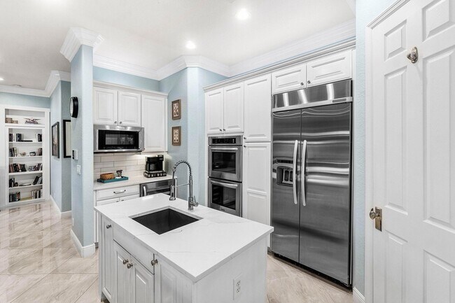Building Photo - 10697 Willow Oak Ct