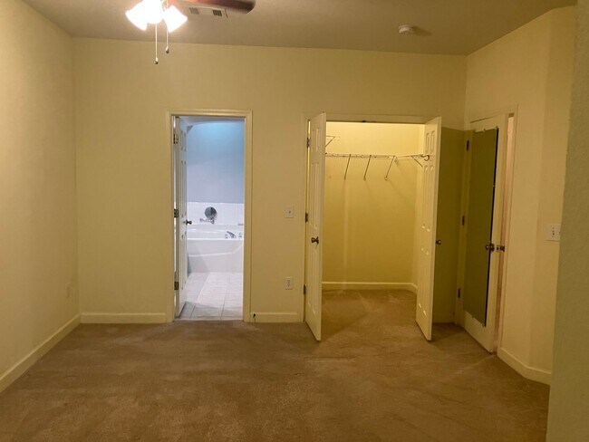 Building Photo - 3 BR / 2 BA at the Preserve