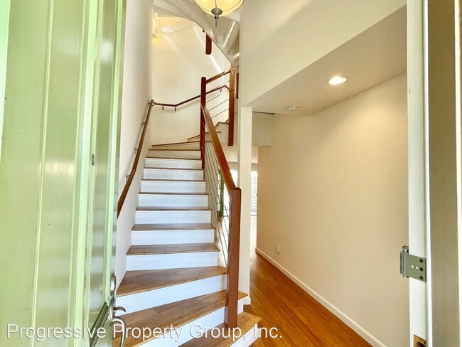 Building Photo - 3 br, 4 bath House - 338 Holladay Avenue