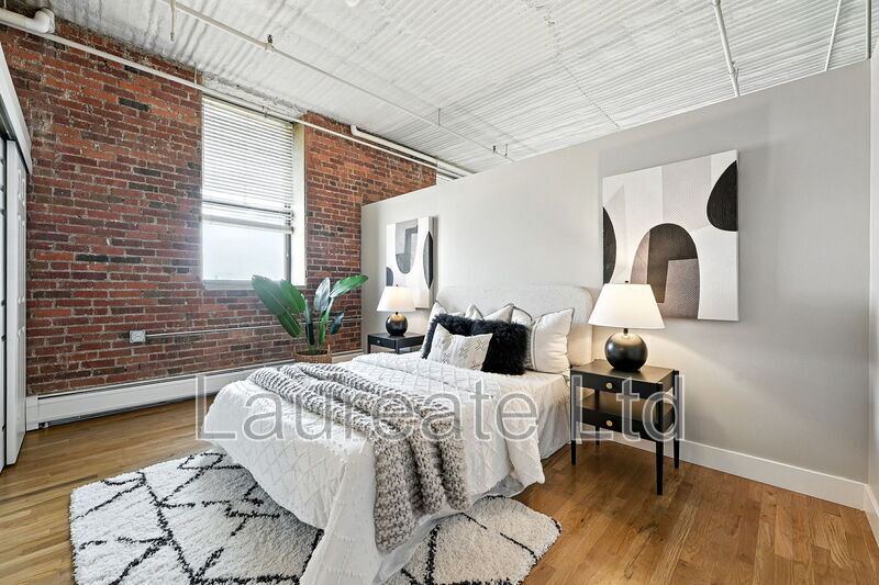Building Photo - 2261 Blake St