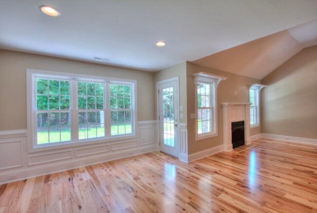 Building Photo - 3005 Daufaskie Rd