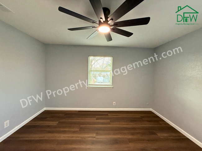 Building Photo - Beautifully Renovated 4-Bedroom Home with Large Backyard in Watauga!