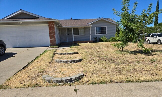 Building Photo - Spacious 4-Bedroom Corner Lot Home $2450.00 per month | Prime Rancho Cordova Location | Available...