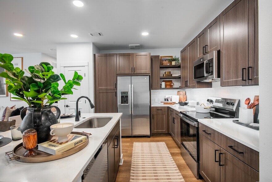 Building Photo - Cantara at Legacy Pointe