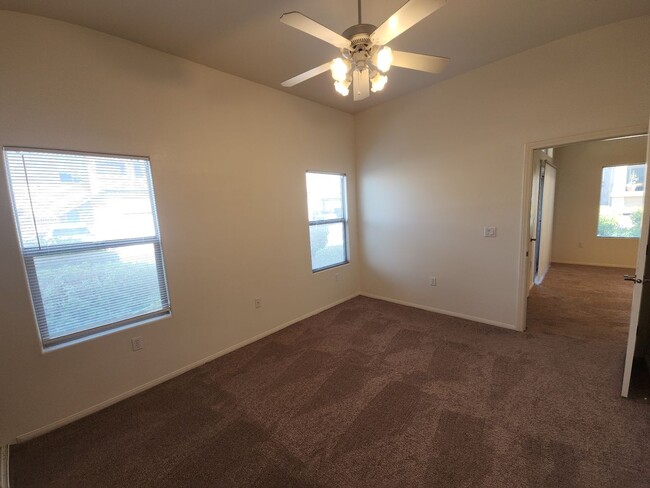 Building Photo - Beautiful 2 Bedroom / 2 Bath 1st floor Condo Unit in Sunset Cliffs.