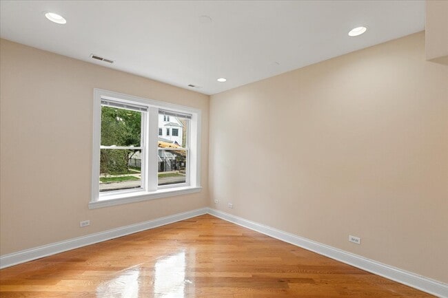 Building Photo - 4022 N Central Park Ave