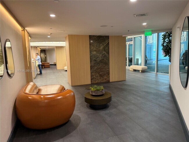 Building Photo - 90 SW 3rd St