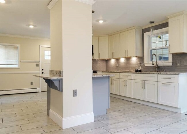 Building Photo - 21 Englewood Ave