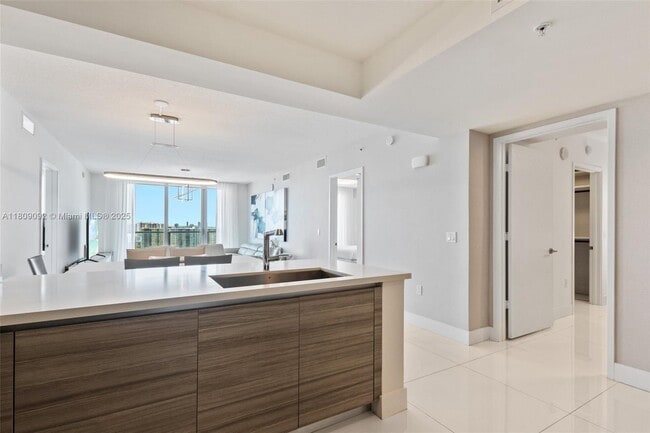 Building Photo - 300 Sunny Isles Blvd