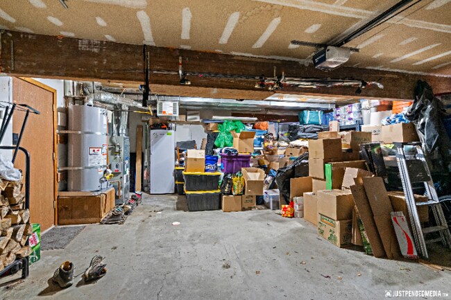 Building Photo - 9202 Cam Island Cir