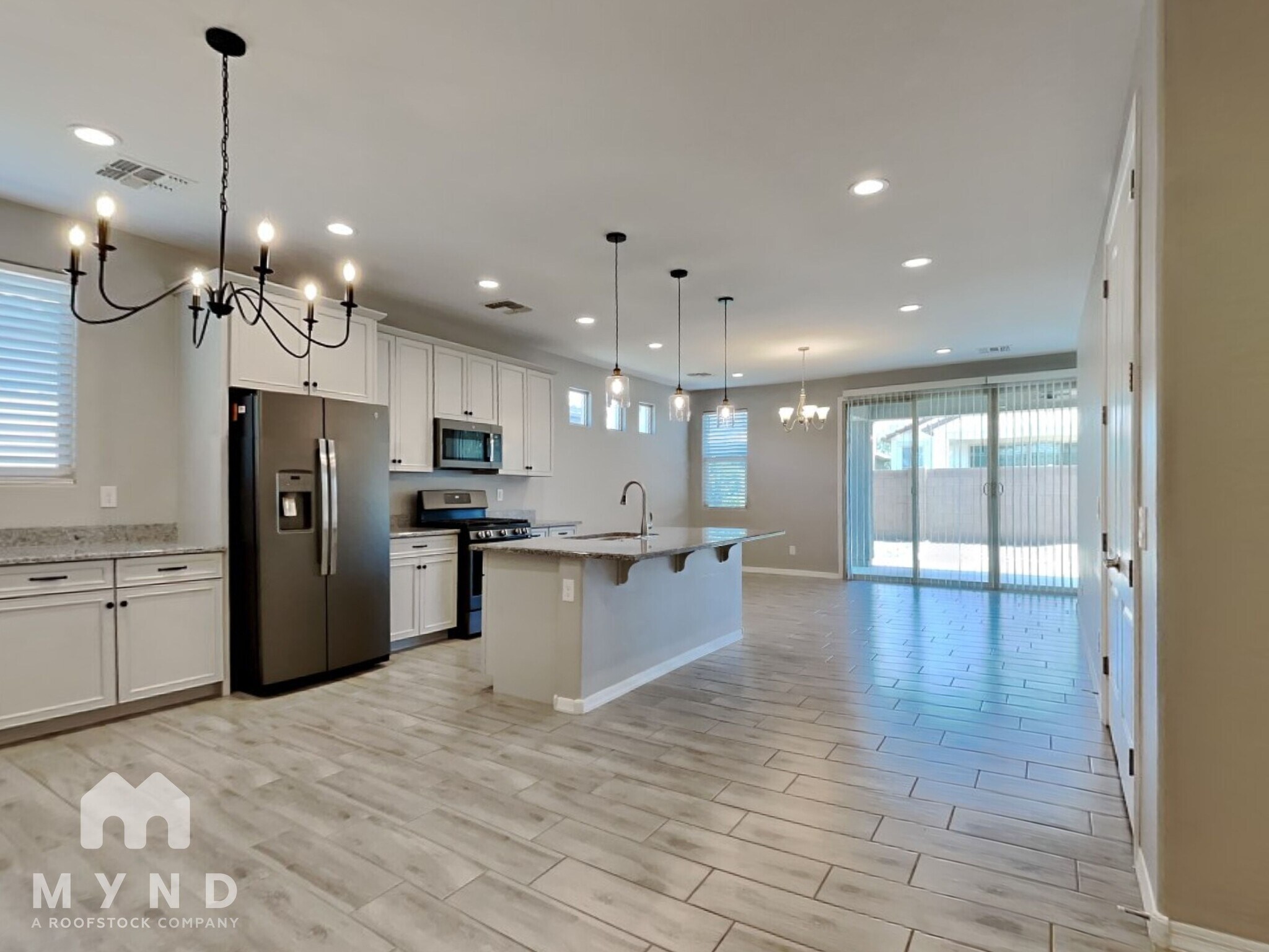 Building Photo - 20887 E Swan Dr