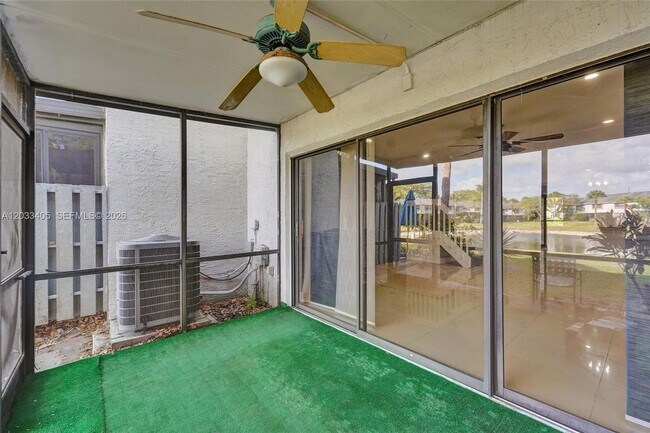 Building Photo - 3325 Carambola Cir S