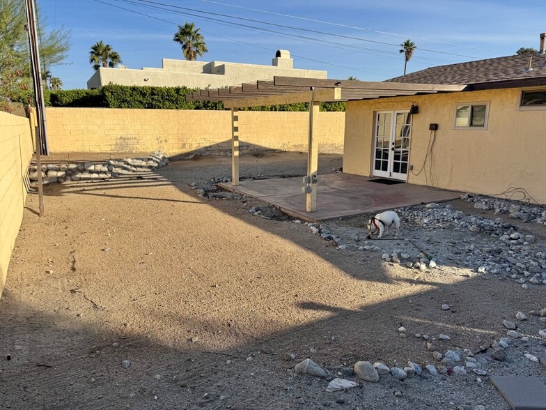 Building Photo - 2140 E Hildy Ln