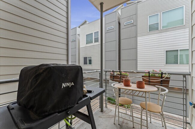 Building Photo - 311 Eado Park Cir