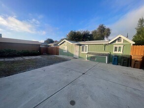 Building Photo - Tucked Away Antioch Home!